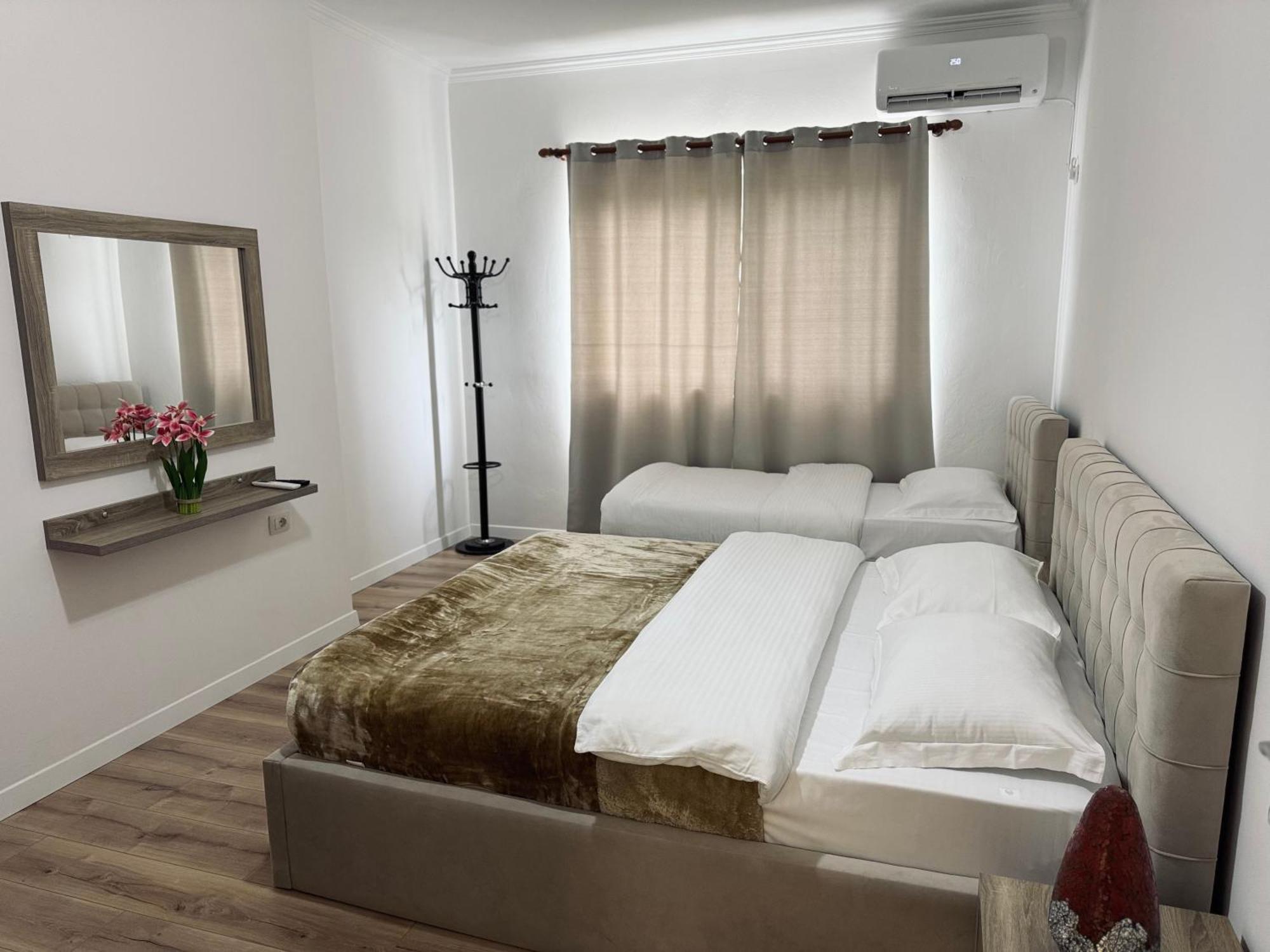 Kutal Park Inn Hotel Përmet Екстериор снимка