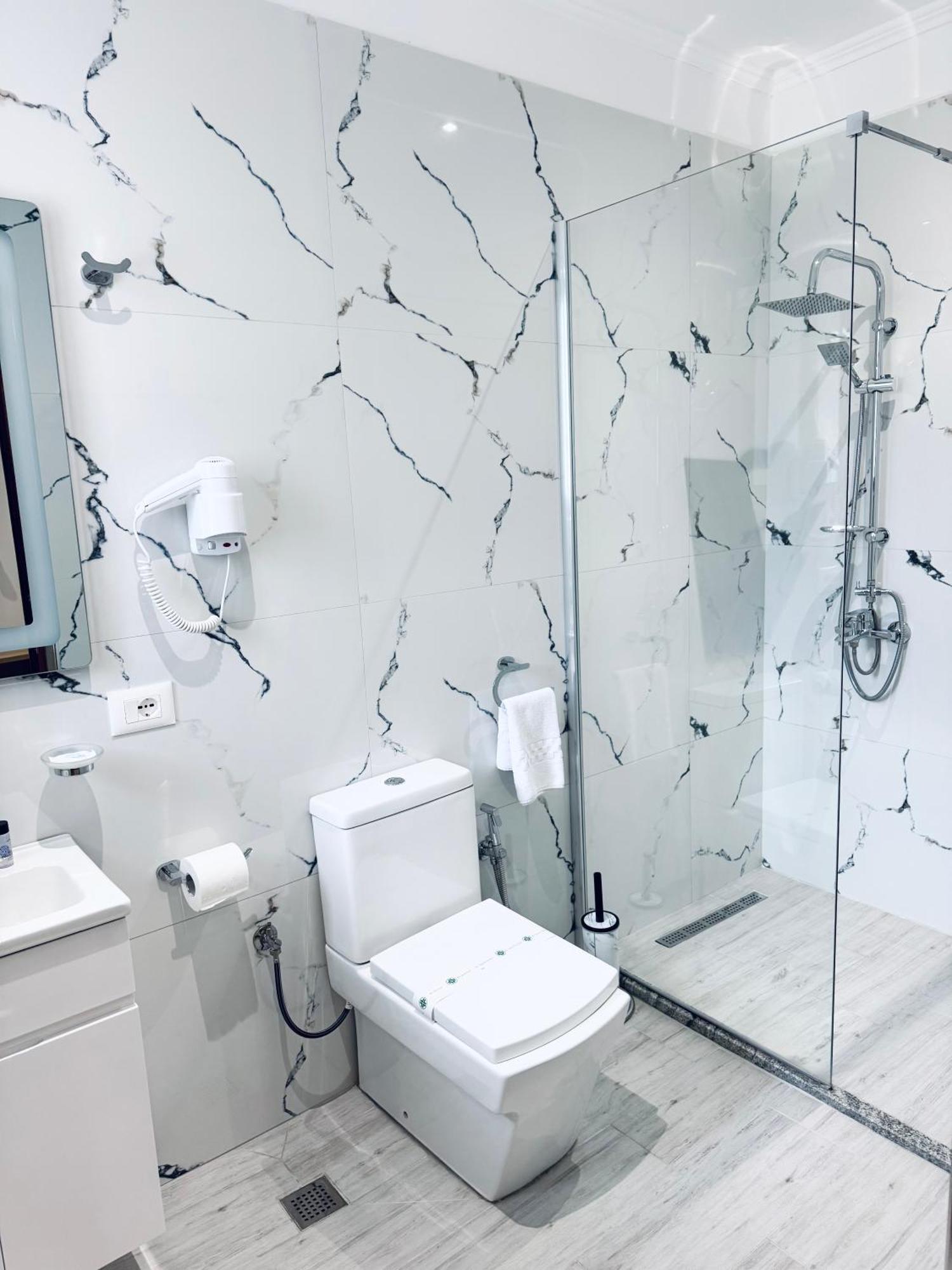 Kutal Park Inn Hotel Përmet Екстериор снимка