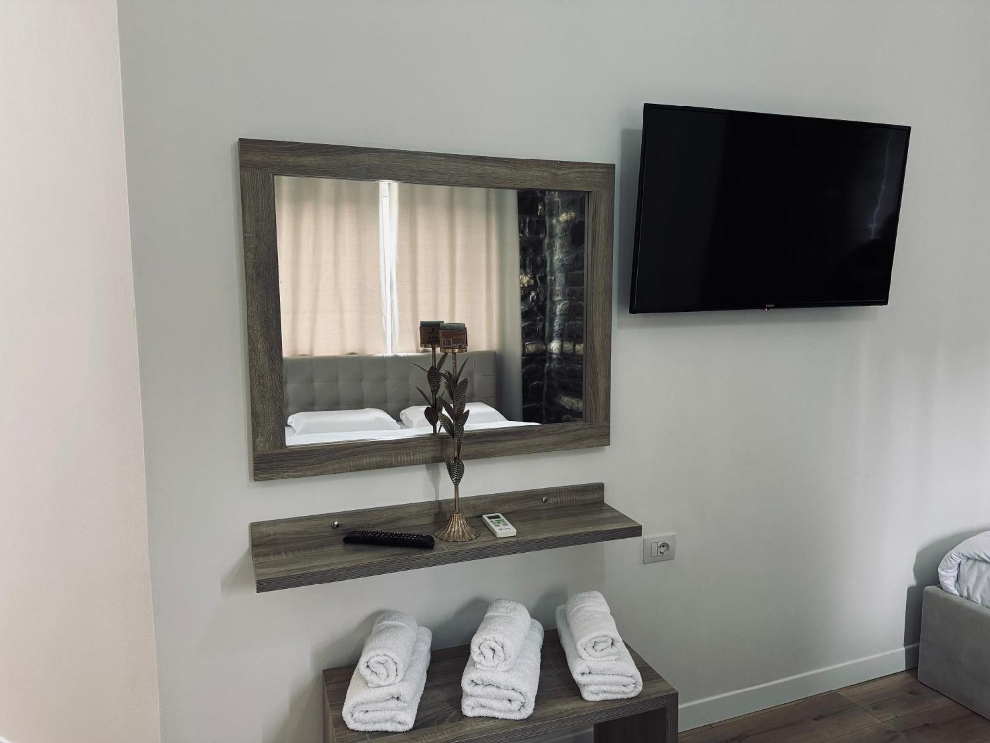 Kutal Park Inn Hotel Përmet Екстериор снимка